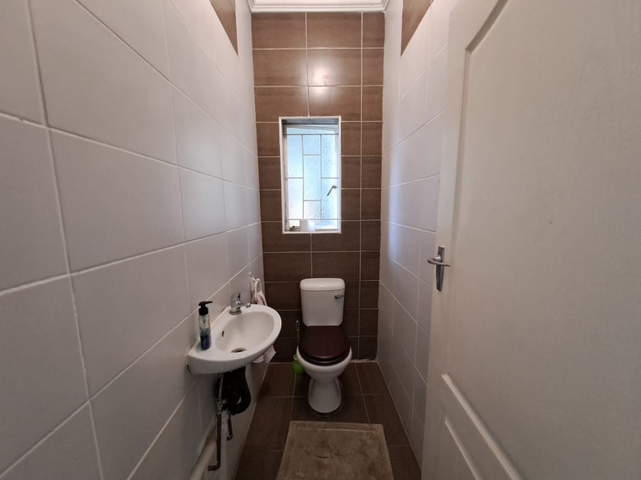 4 Bedroom Property for Sale in Huttenheights KwaZulu-Natal