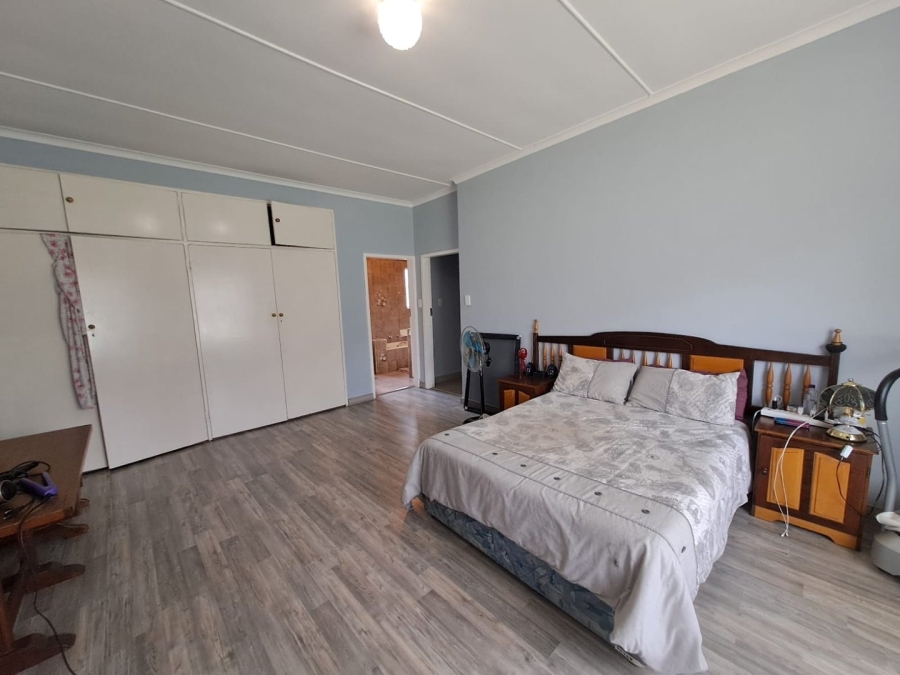 4 Bedroom Property for Sale in Huttenheights KwaZulu-Natal