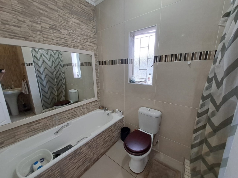 4 Bedroom Property for Sale in Huttenheights KwaZulu-Natal