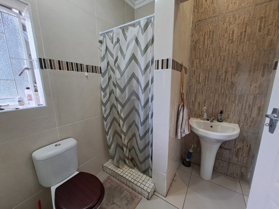 4 Bedroom Property for Sale in Huttenheights KwaZulu-Natal