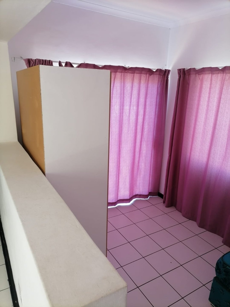 4 Bedroom Property for Sale in Huttenheights KwaZulu-Natal
