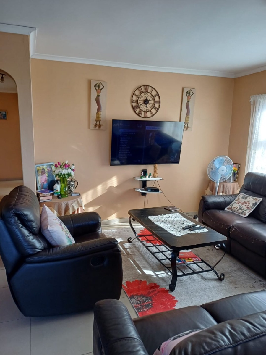 7 Bedroom Property for Sale in Sea Park KwaZulu-Natal