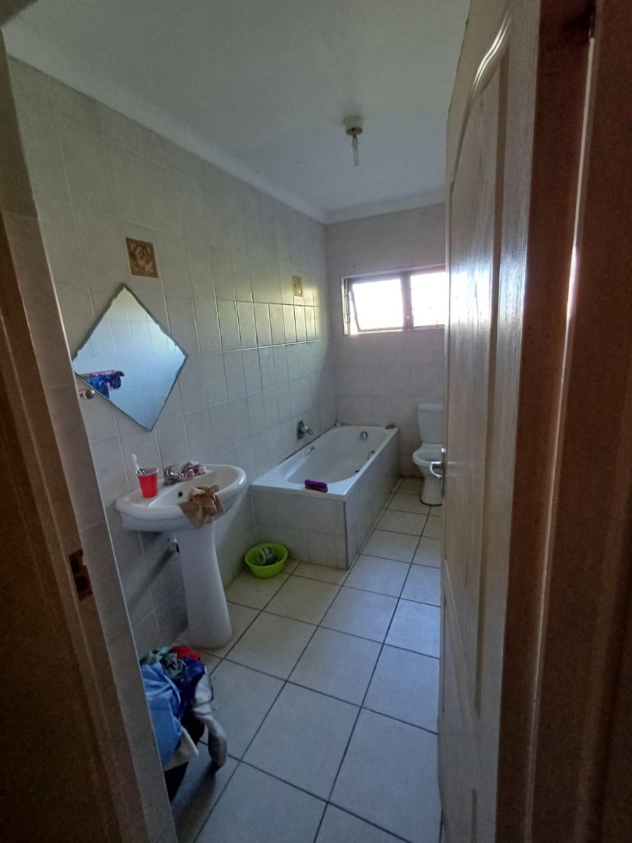7 Bedroom Property for Sale in Sea Park KwaZulu-Natal