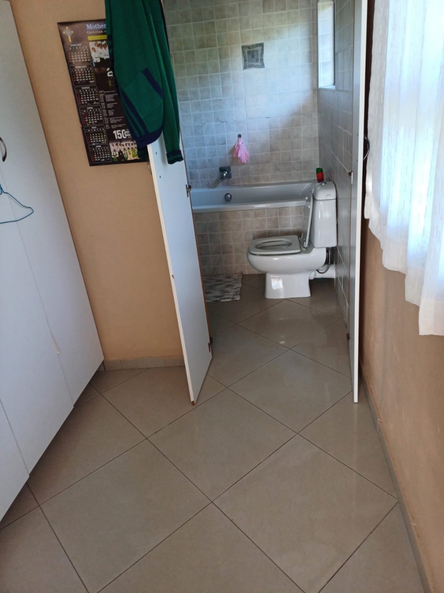 7 Bedroom Property for Sale in Sea Park KwaZulu-Natal