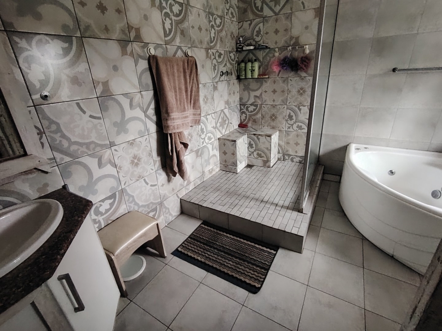 4 Bedroom Property for Sale in Margate KwaZulu-Natal