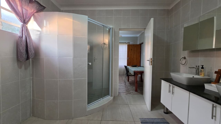 11 Bedroom Property for Sale in Uvongo KwaZulu-Natal