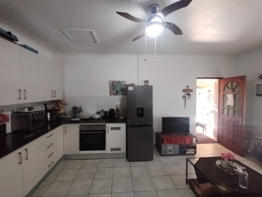 11 Bedroom Property for Sale in Uvongo KwaZulu-Natal