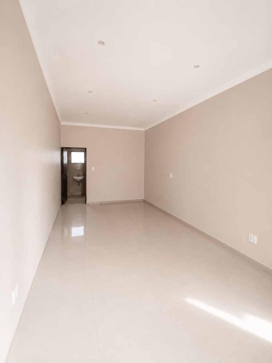 To Let Commercial Property for Rent in Bluff KwaZulu-Natal