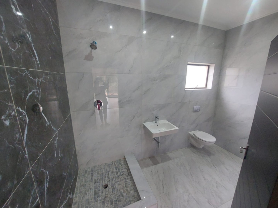 To Let Commercial Property for Rent in Bluff KwaZulu-Natal