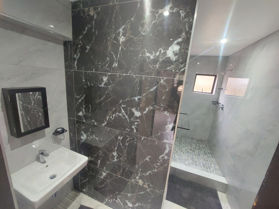 To Let Commercial Property for Rent in Bluff KwaZulu-Natal