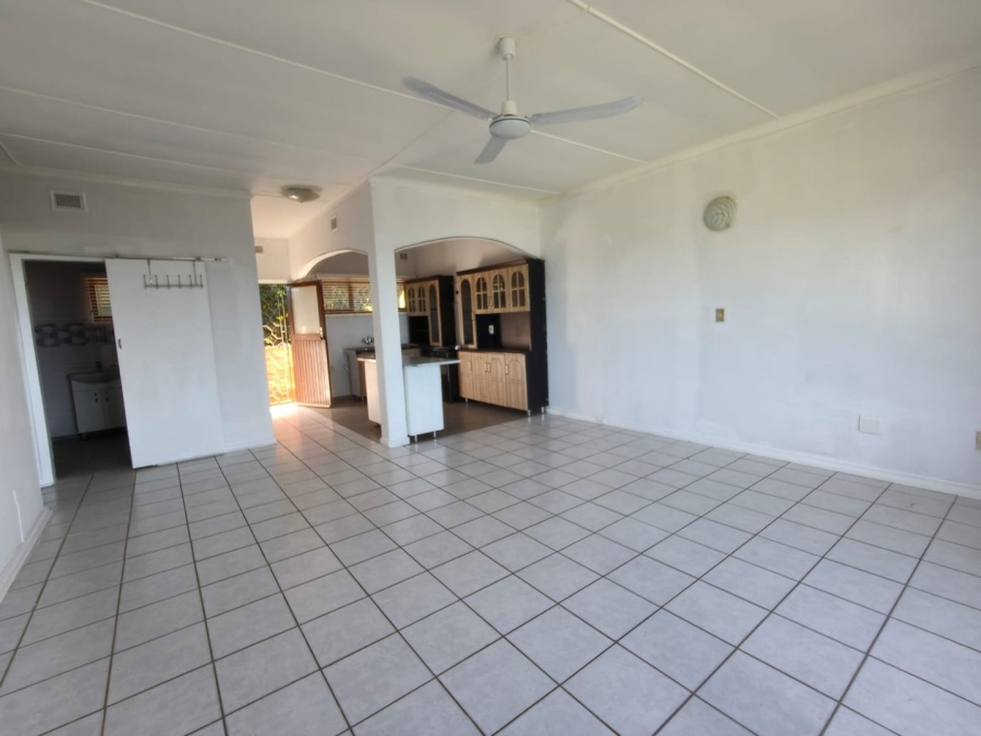 2 Bedroom Property for Sale in Umtentweni KwaZulu-Natal