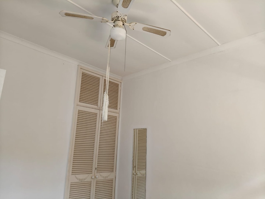 2 Bedroom Property for Sale in Umtentweni KwaZulu-Natal