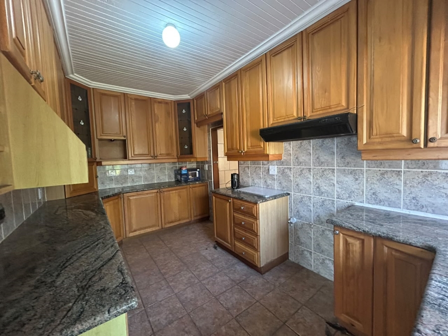 6 Bedroom Property for Sale in Leisure Bay KwaZulu-Natal