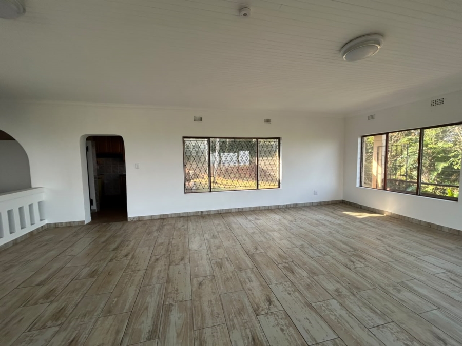 6 Bedroom Property for Sale in Leisure Bay KwaZulu-Natal