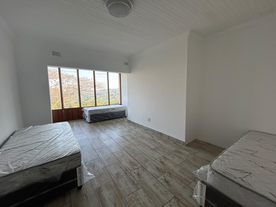 6 Bedroom Property for Sale in Leisure Bay KwaZulu-Natal