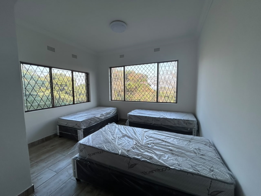 6 Bedroom Property for Sale in Leisure Bay KwaZulu-Natal