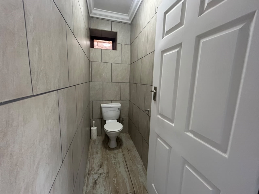 6 Bedroom Property for Sale in Leisure Bay KwaZulu-Natal