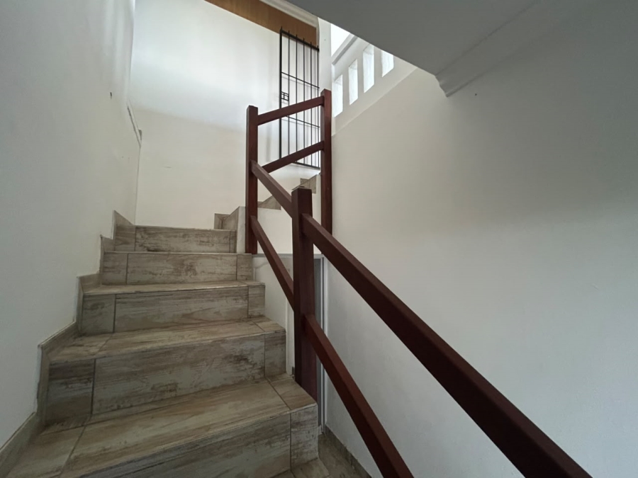 6 Bedroom Property for Sale in Leisure Bay KwaZulu-Natal