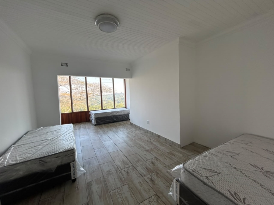 6 Bedroom Property for Sale in Leisure Bay KwaZulu-Natal
