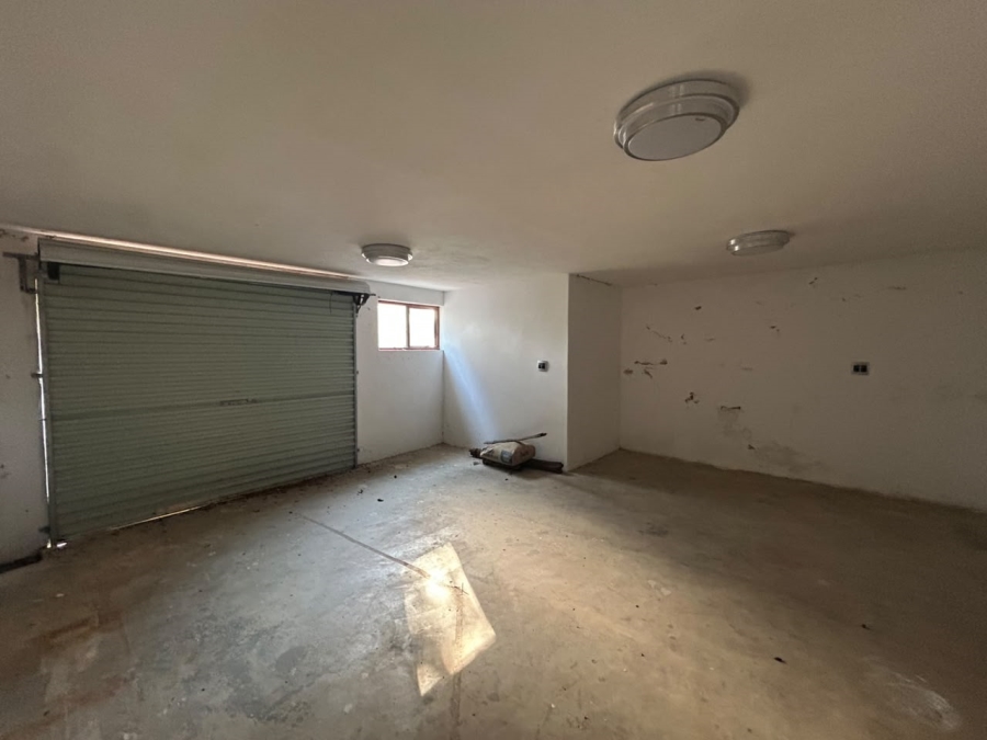 6 Bedroom Property for Sale in Leisure Bay KwaZulu-Natal