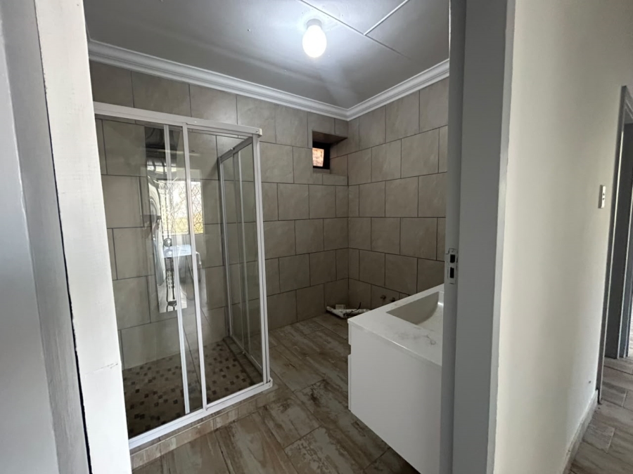 6 Bedroom Property for Sale in Leisure Bay KwaZulu-Natal