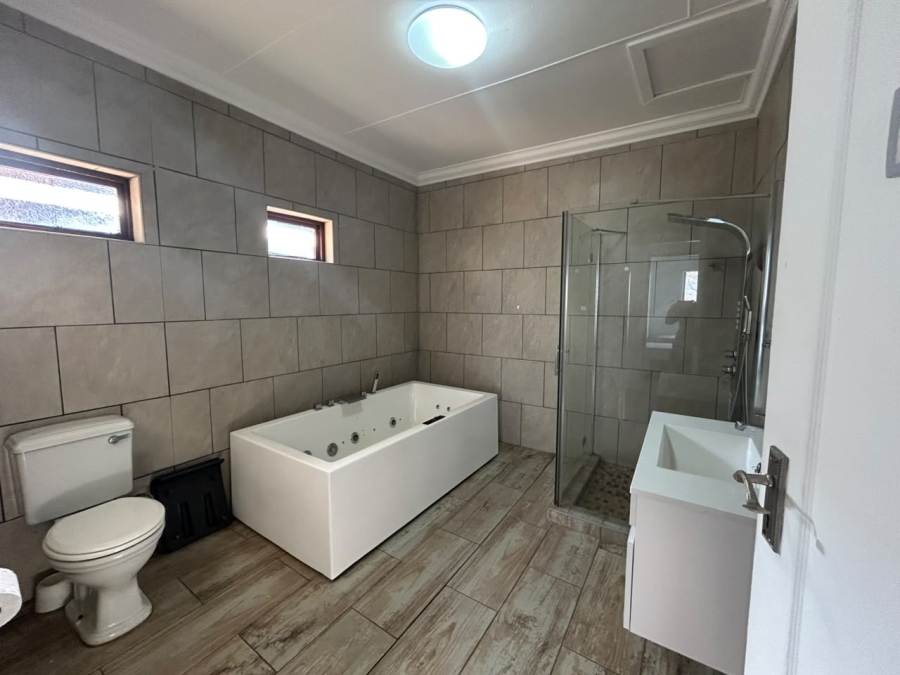 6 Bedroom Property for Sale in Leisure Bay KwaZulu-Natal