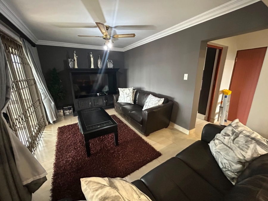 6 Bedroom Property for Sale in Leisure Bay KwaZulu-Natal