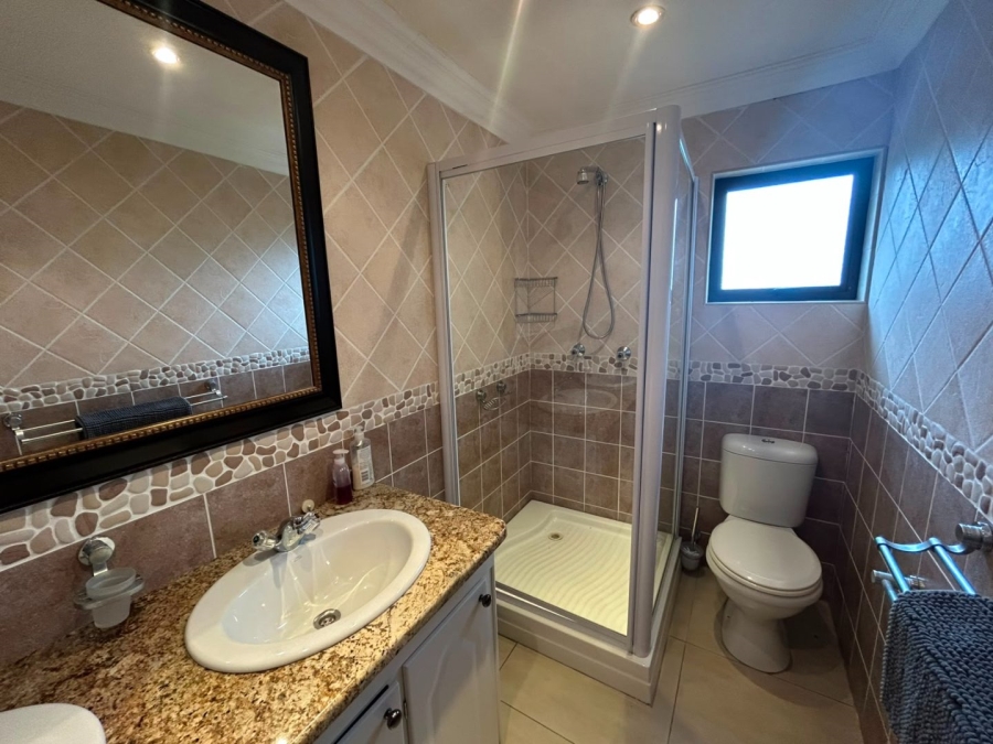 6 Bedroom Property for Sale in Leisure Bay KwaZulu-Natal