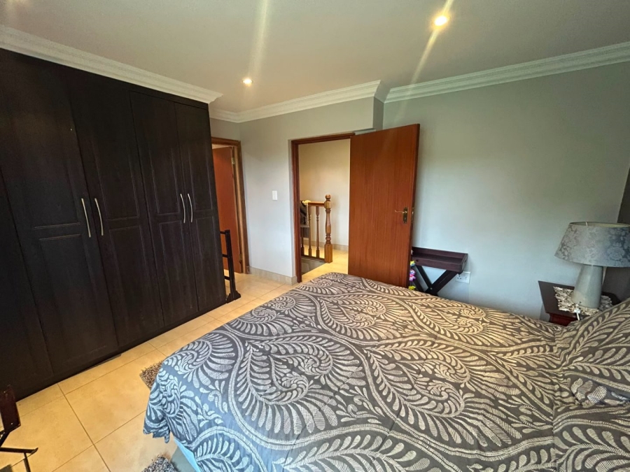 6 Bedroom Property for Sale in Leisure Bay KwaZulu-Natal