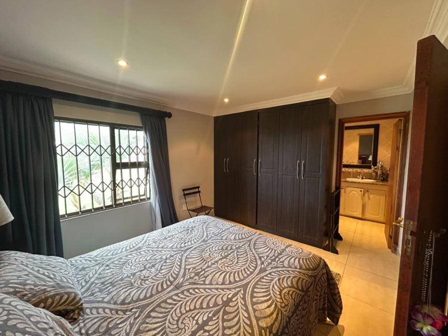 6 Bedroom Property for Sale in Leisure Bay KwaZulu-Natal