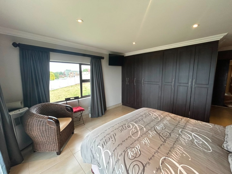 6 Bedroom Property for Sale in Leisure Bay KwaZulu-Natal