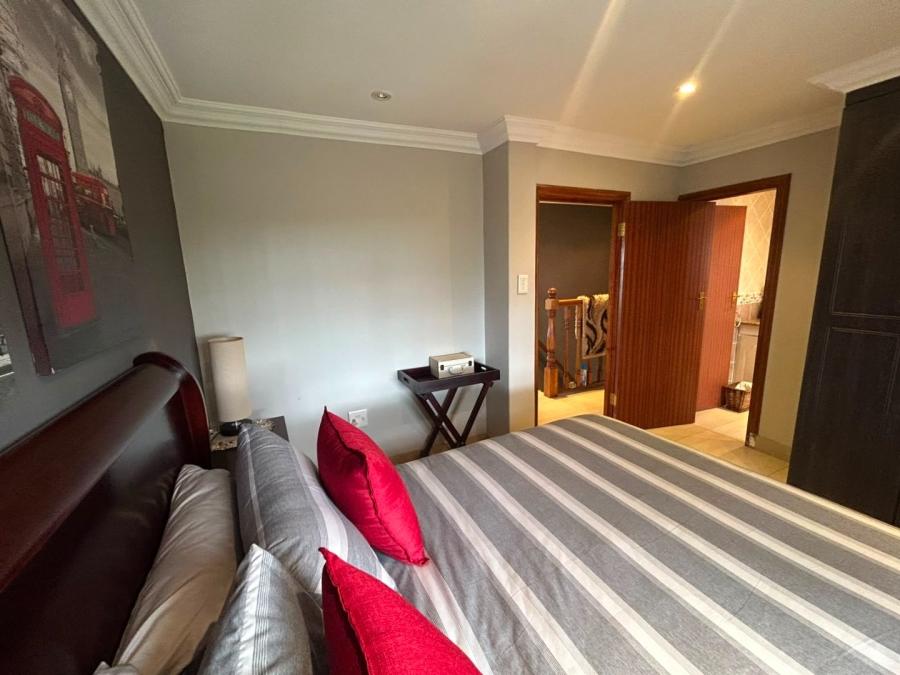 6 Bedroom Property for Sale in Leisure Bay KwaZulu-Natal