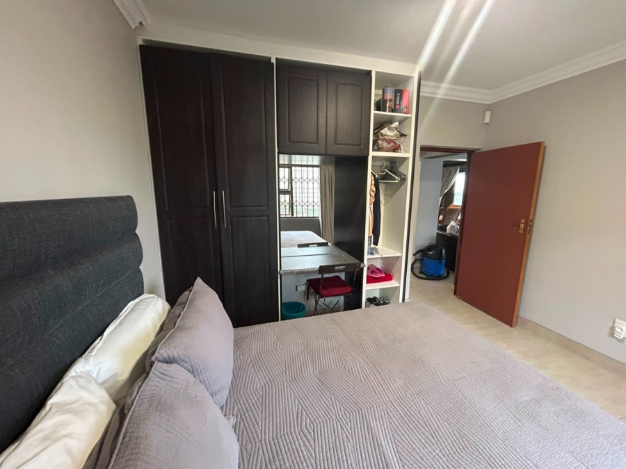 6 Bedroom Property for Sale in Leisure Bay KwaZulu-Natal
