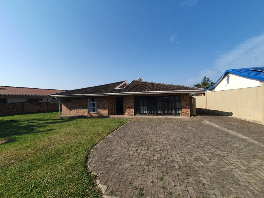 8 Bedroom Property for Sale in Port Edward KwaZulu-Natal