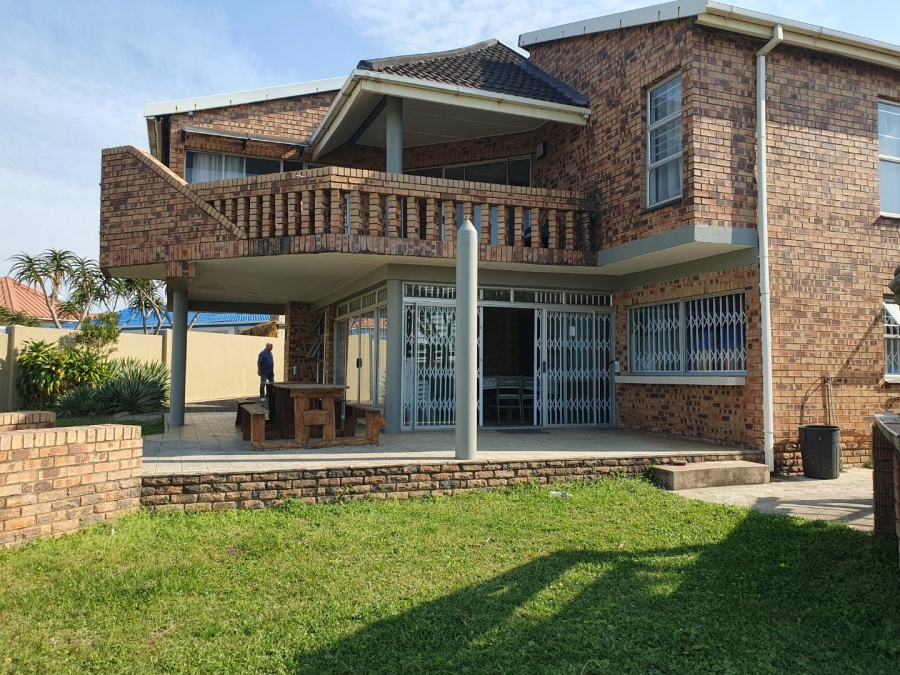 8 Bedroom Property for Sale in Port Edward KwaZulu-Natal