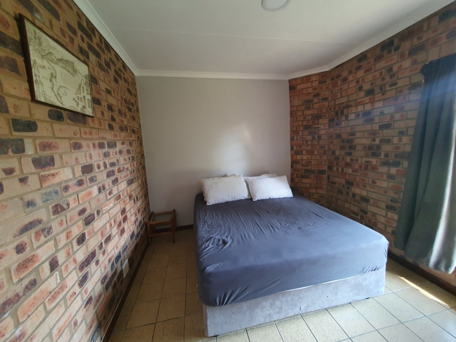 8 Bedroom Property for Sale in Port Edward KwaZulu-Natal