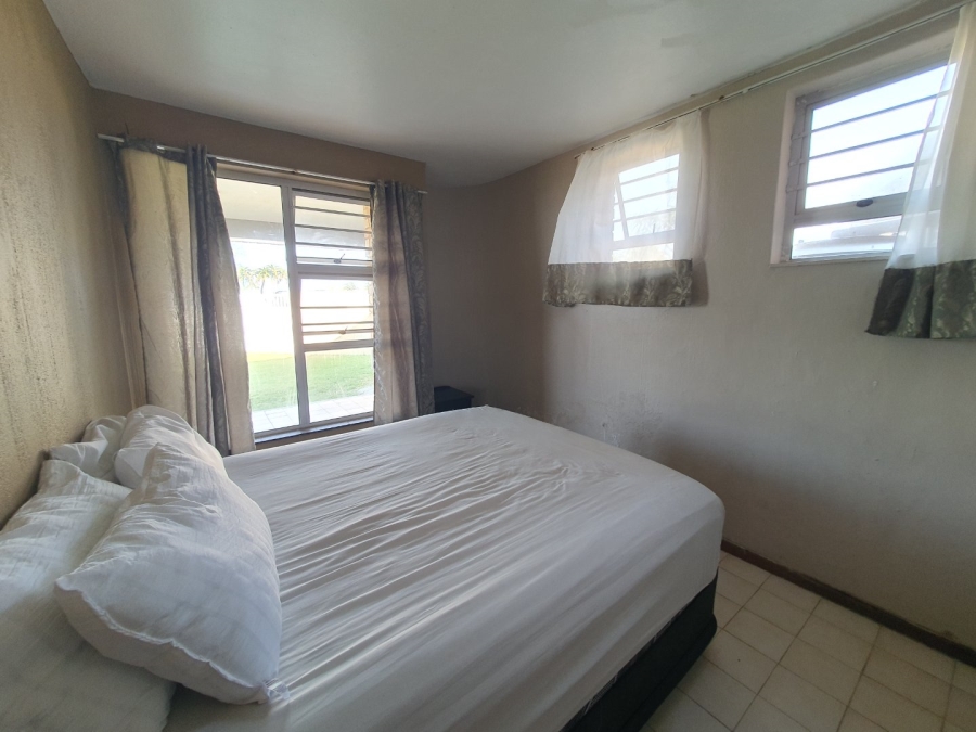 8 Bedroom Property for Sale in Port Edward KwaZulu-Natal