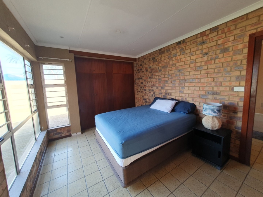8 Bedroom Property for Sale in Port Edward KwaZulu-Natal