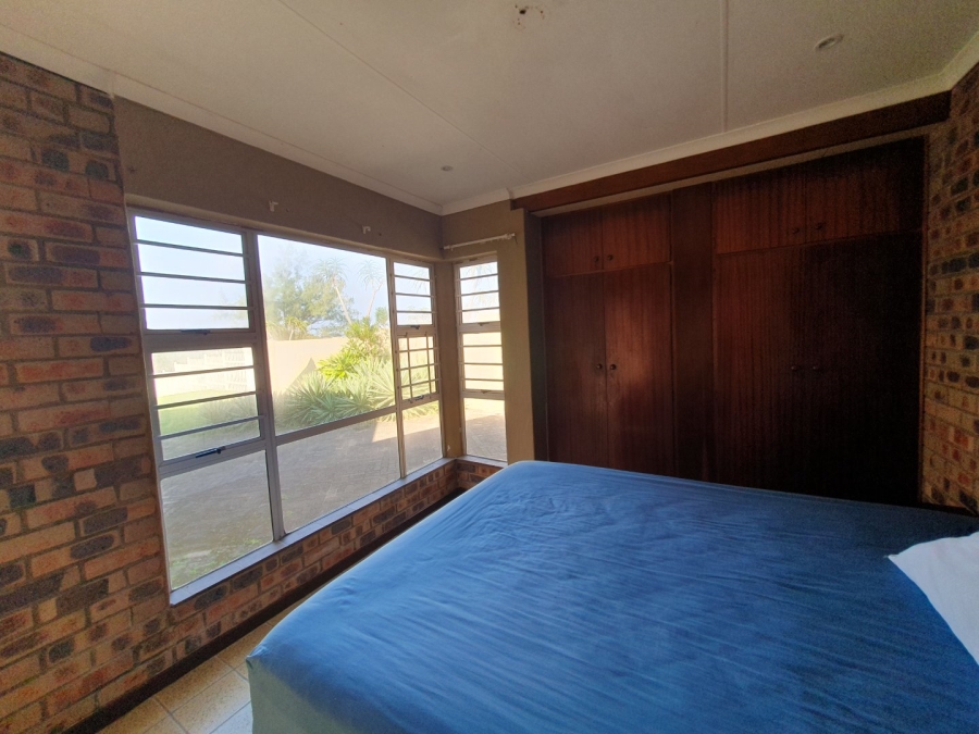 8 Bedroom Property for Sale in Port Edward KwaZulu-Natal