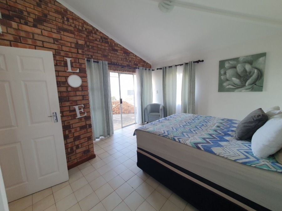 8 Bedroom Property for Sale in Port Edward KwaZulu-Natal