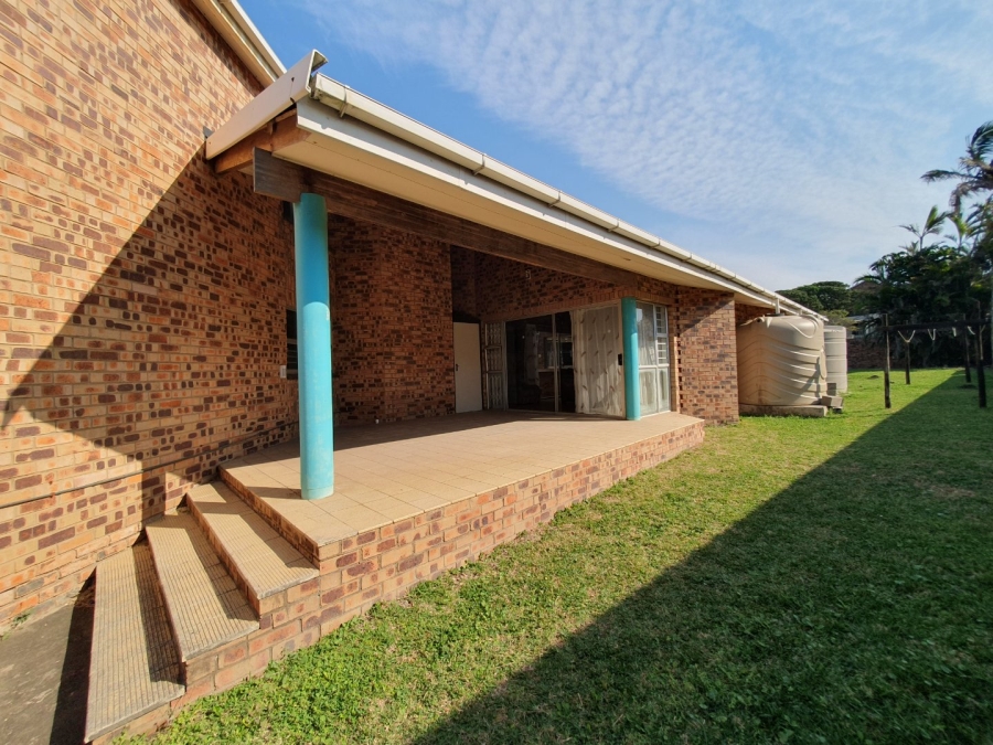8 Bedroom Property for Sale in Port Edward KwaZulu-Natal