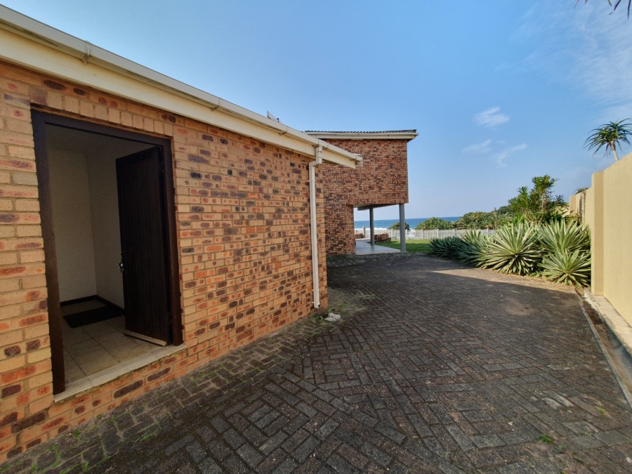 8 Bedroom Property for Sale in Port Edward KwaZulu-Natal