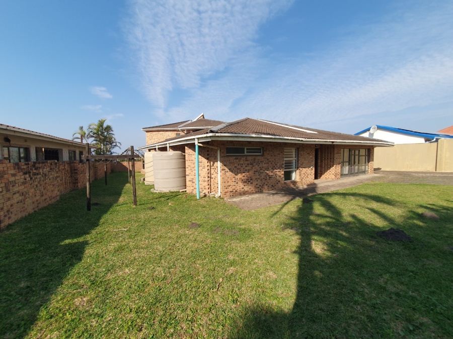 8 Bedroom Property for Sale in Port Edward KwaZulu-Natal