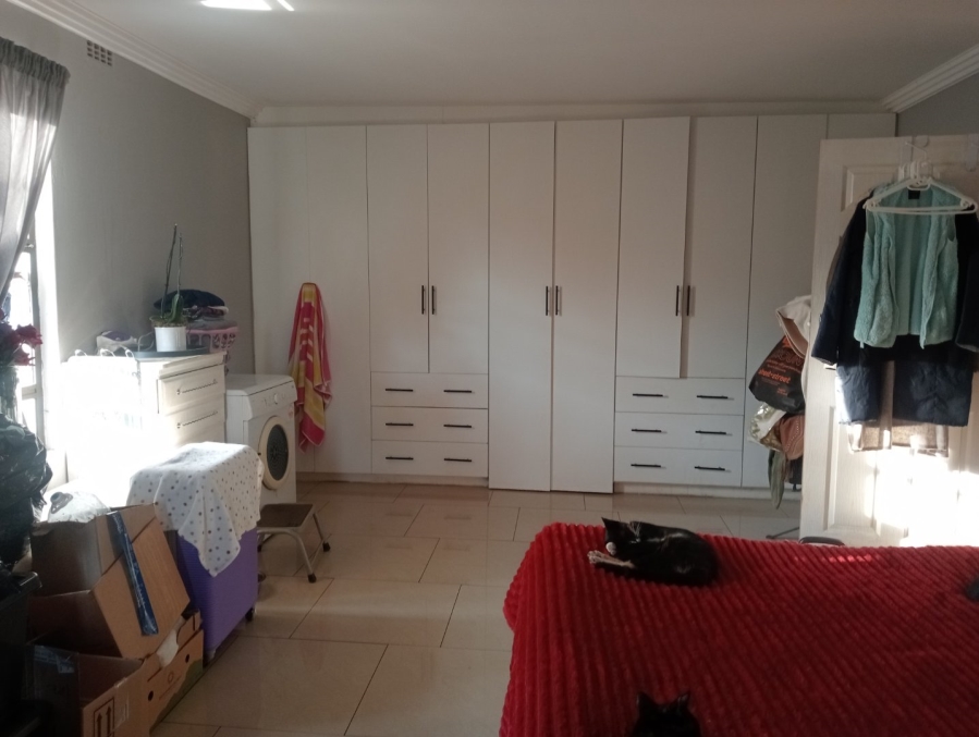 To Let 2 Bedroom Property for Rent in Crestholme KwaZulu-Natal
