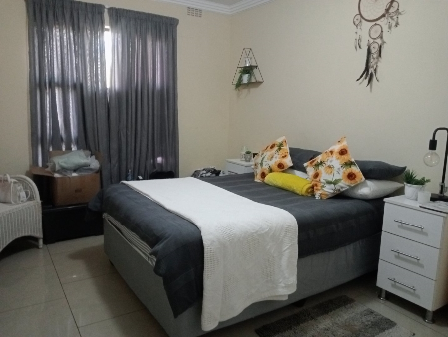 To Let 2 Bedroom Property for Rent in Crestholme KwaZulu-Natal