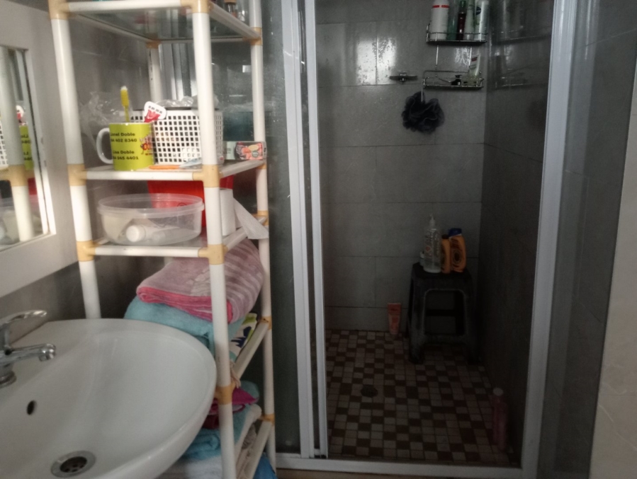 To Let 2 Bedroom Property for Rent in Crestholme KwaZulu-Natal