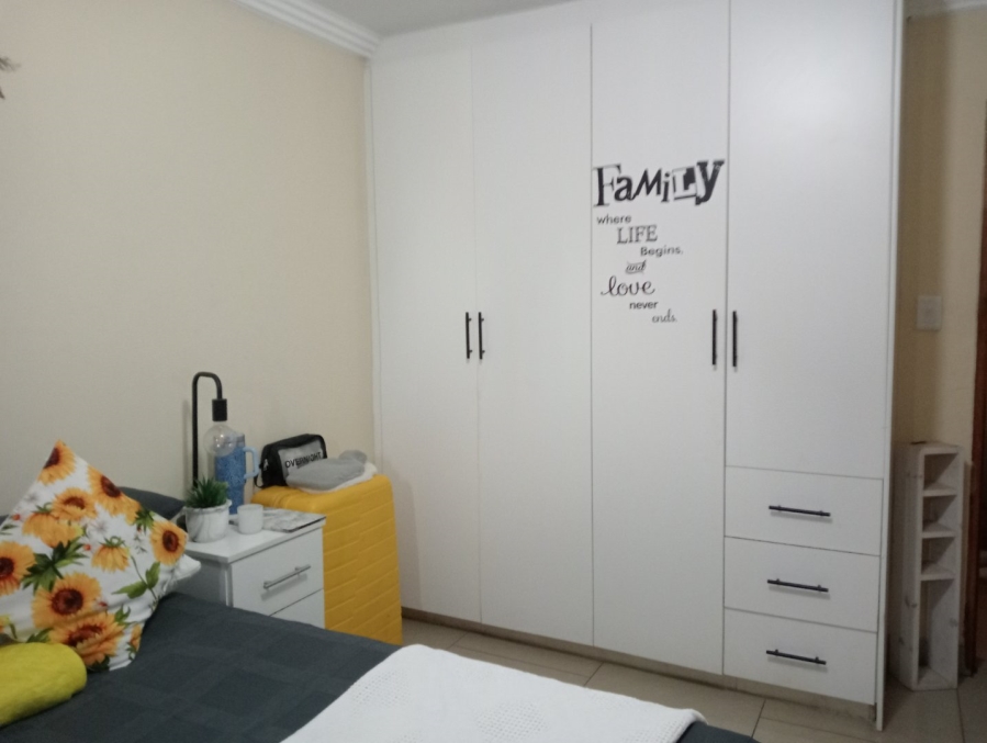 To Let 2 Bedroom Property for Rent in Crestholme KwaZulu-Natal