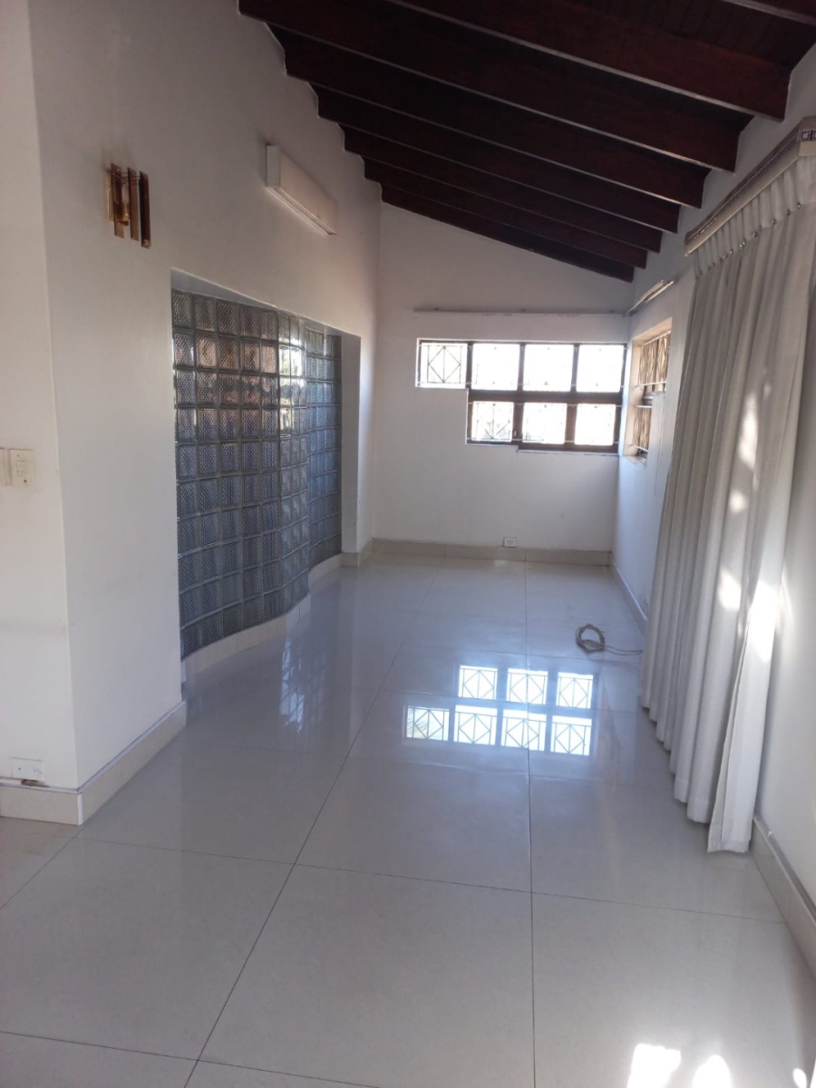 5 Bedroom Property for Sale in Parkgate KwaZulu-Natal