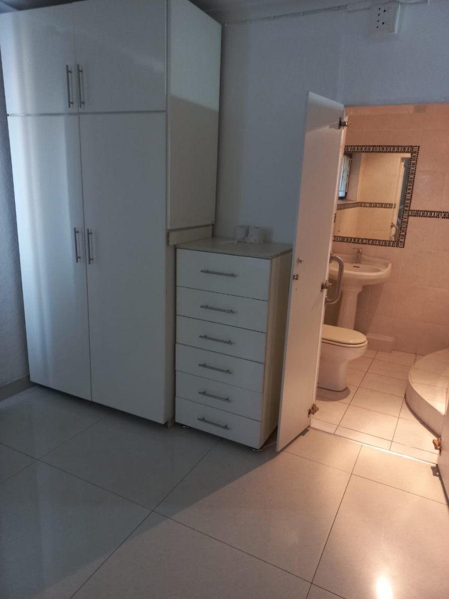 5 Bedroom Property for Sale in Parkgate KwaZulu-Natal