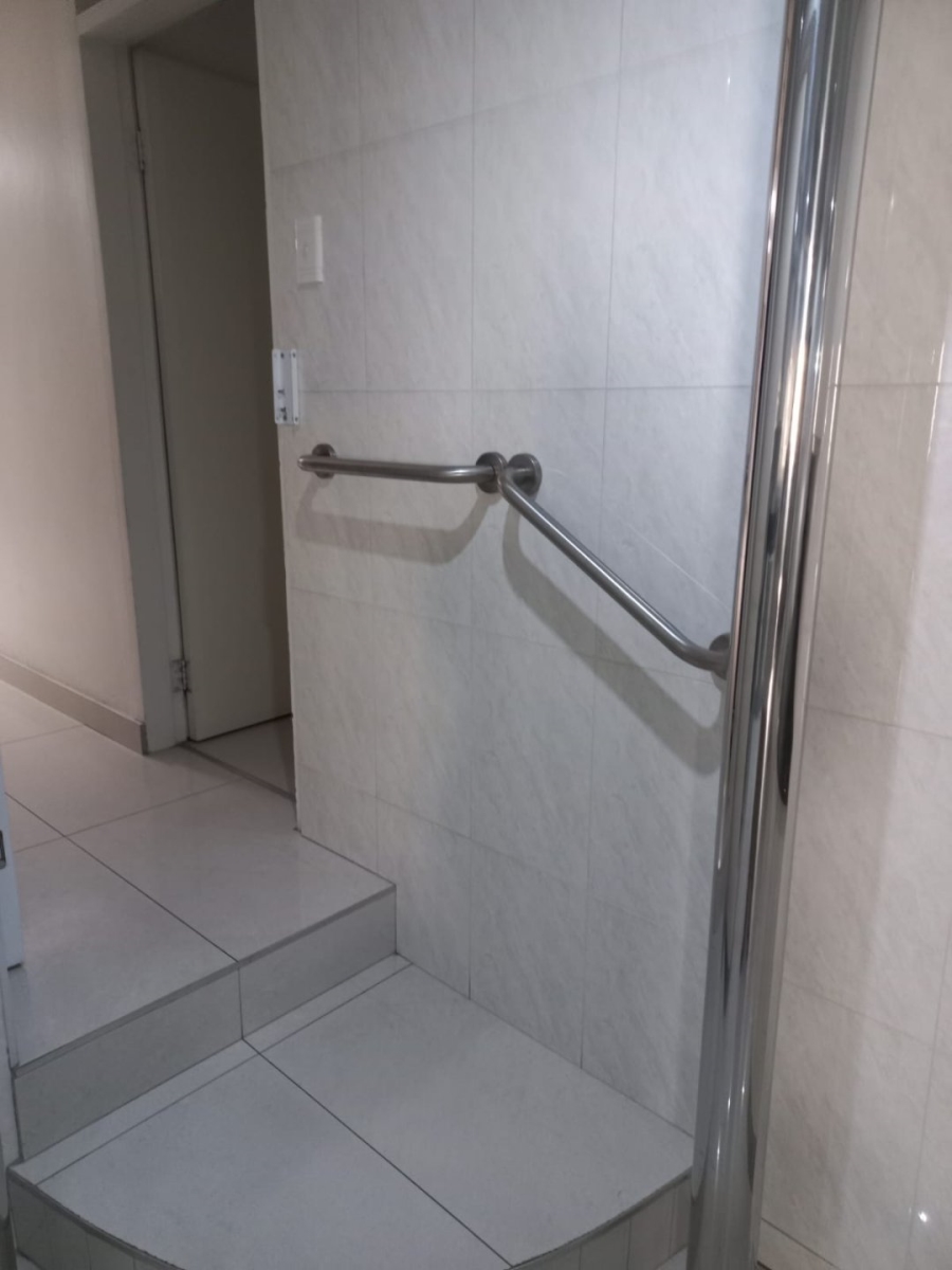 5 Bedroom Property for Sale in Parkgate KwaZulu-Natal